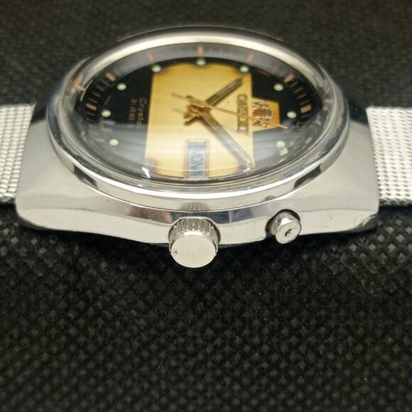 Vintage 1979 Orient Automatic Mens Silver Watch W/daydate & Gold accents - Picture 5 of 8